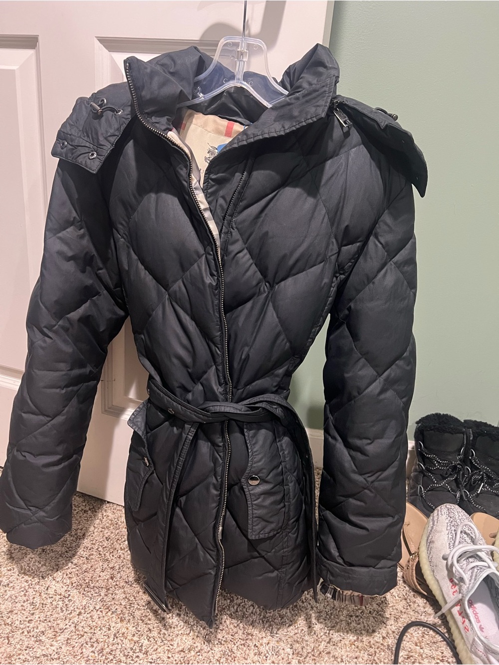 Burberry authentic Women's Black Quilted Belted Puffer Coat